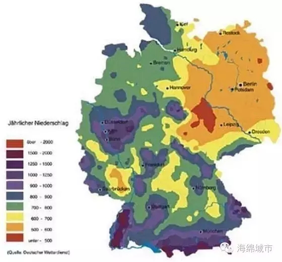 使各个就地设置的洼地、渗渠等设施与带有孔洞的排水管道相连